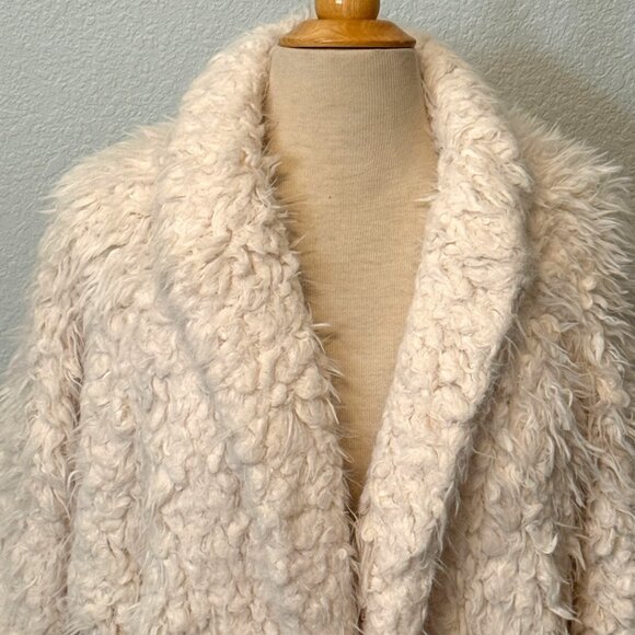 Express Cream Faux Fur Jacket Coat Furry Medium Large Short Teddy Fun - Picture 2 of 9
